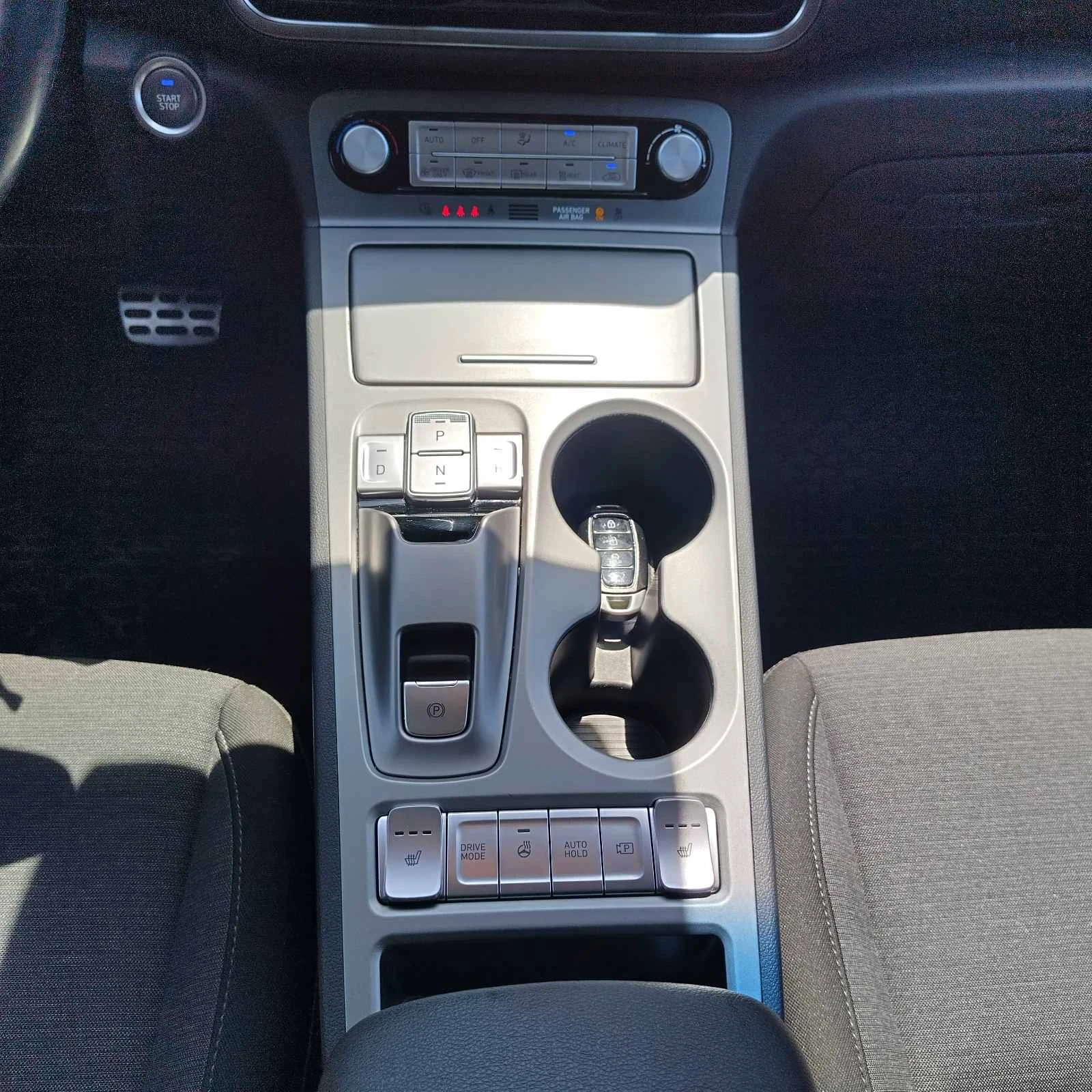 Hyundai Kona, снимка 11 - Автомобили и джипове - 54720200