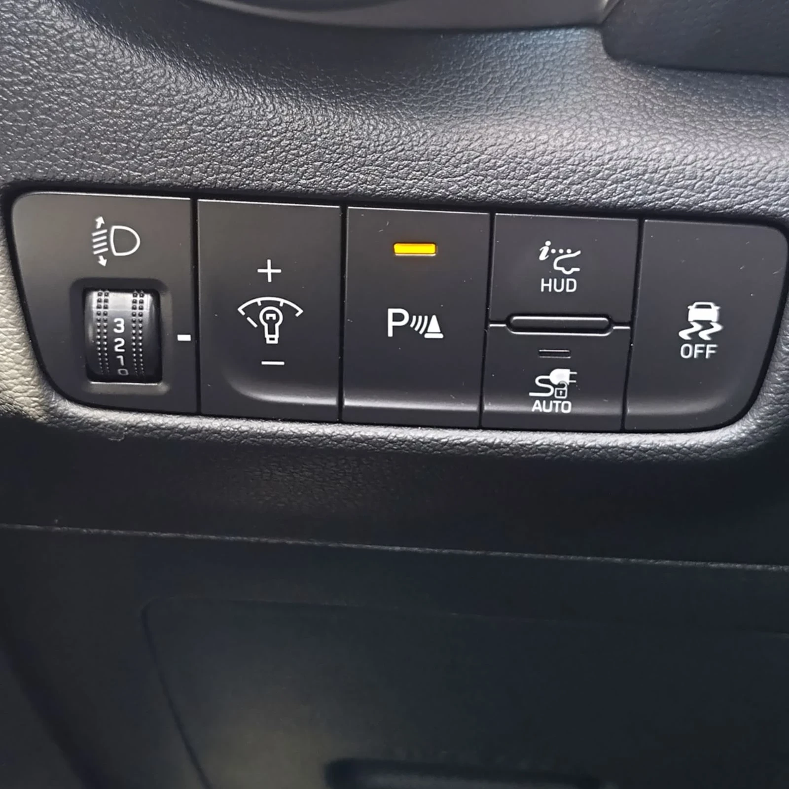 Hyundai Kona, снимка 14 - Автомобили и джипове - 54720200