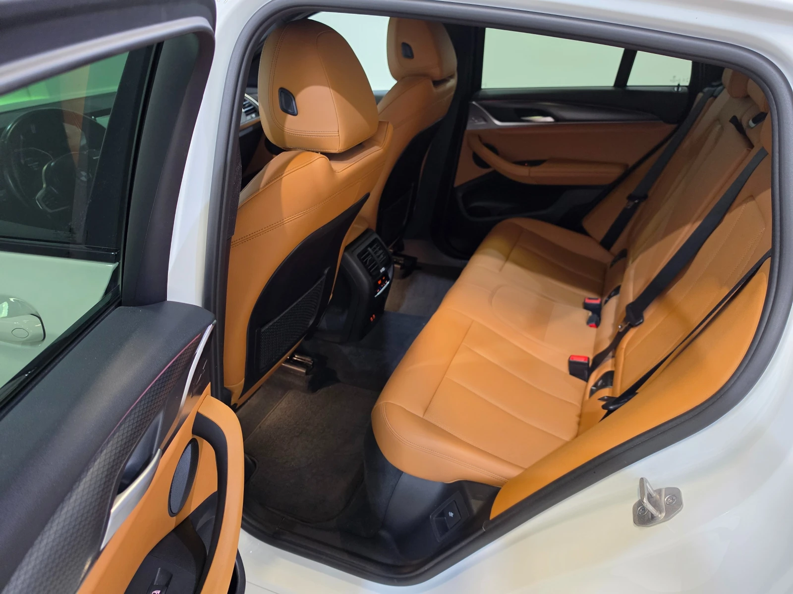 BMW X4 xDrive20d Mild-Hybrid M-Sport, снимка 10 - Автомобили и джипове - 55845083