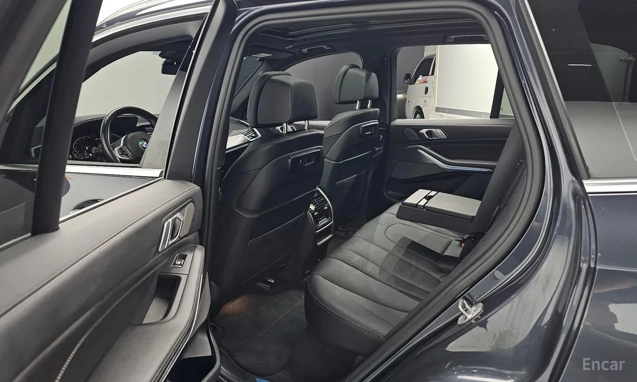 BMW X5 * xDrive 45e M Sport * ЦЕНА ДО БЪЛГАРИЯ* , снимка 12 - Автомобили и джипове - 56103939