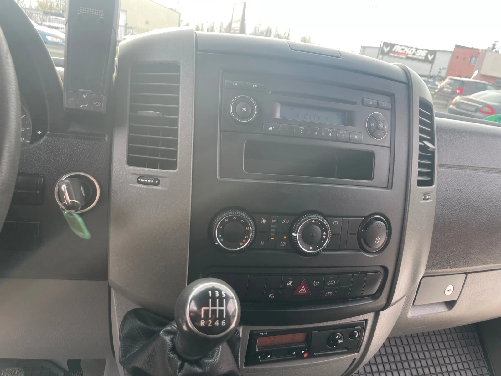 VW Crafter, снимка 8 - Бусове и автобуси - 54127408