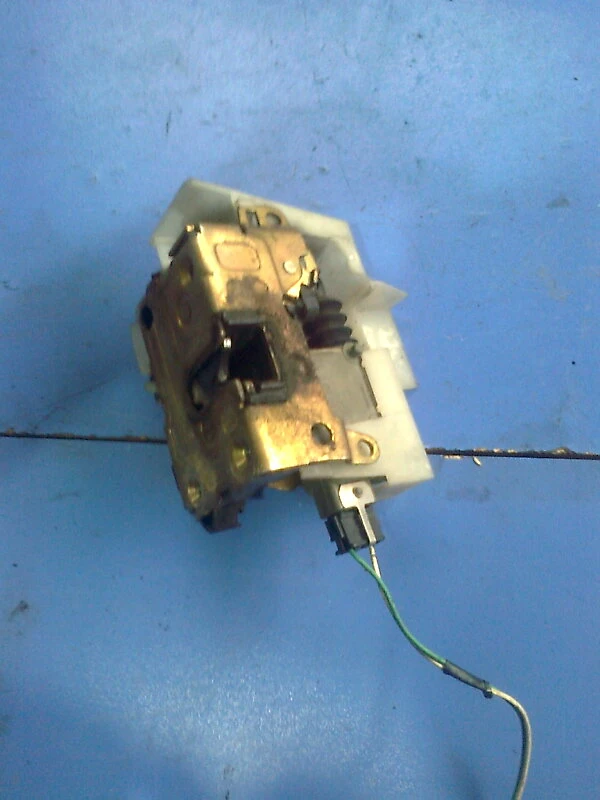 Предна лява брава за Рено Сценик