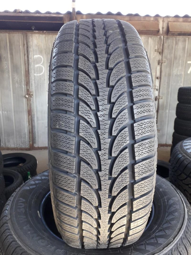 Гуми Зимни 245/65R17, снимка 2 - Гуми и джанти - 45863988