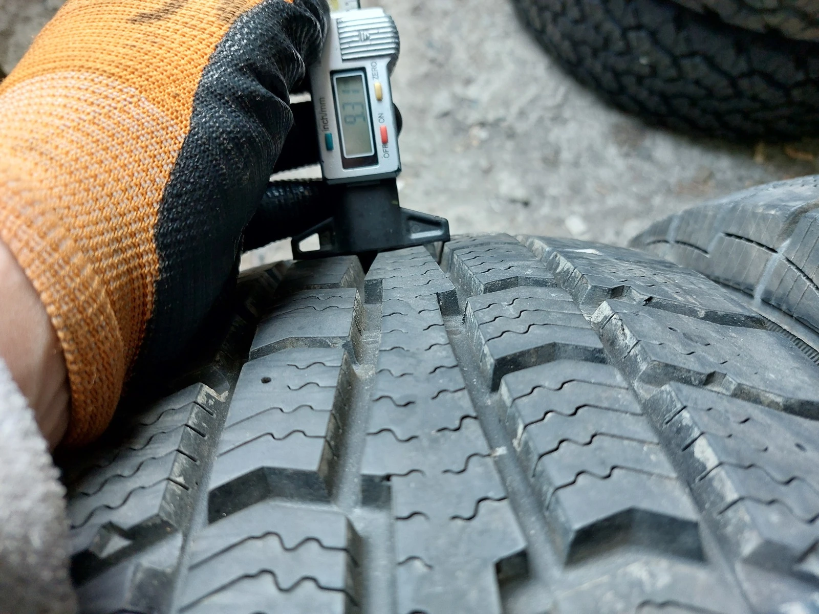 ���� 225/70R16 | Mobile.bg � ����������� 4