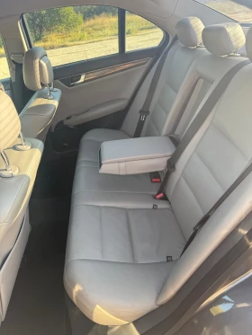 Mercedes-Benz C 220, снимка 13