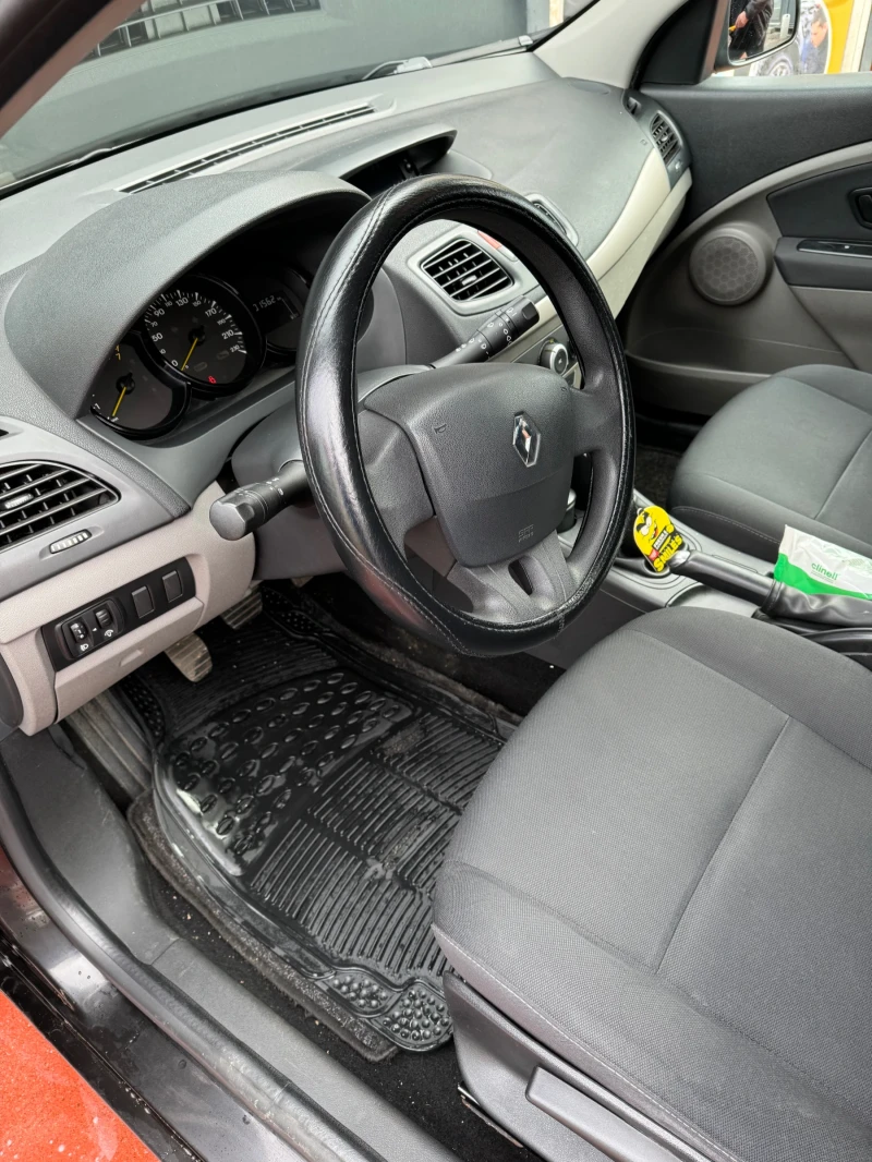 Renault Megane, снимка 11 - Автомобили и джипове - 48841939