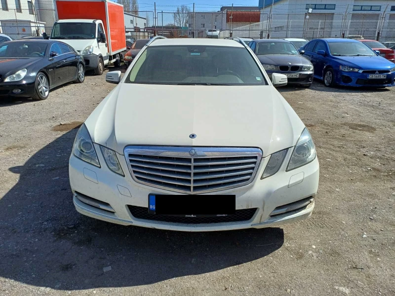 Mercedes-Benz E 300 CDI Elegance, снимка 3 - Автомобили и джипове - 49581288