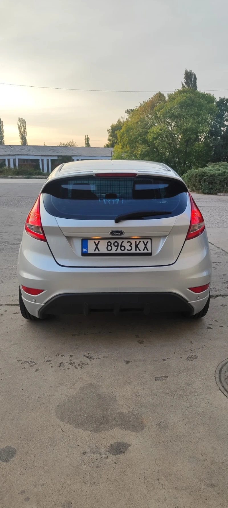Ford Fiesta 1.6 TDCI-Товарен, снимка 8 - Автомобили и джипове - 51642993