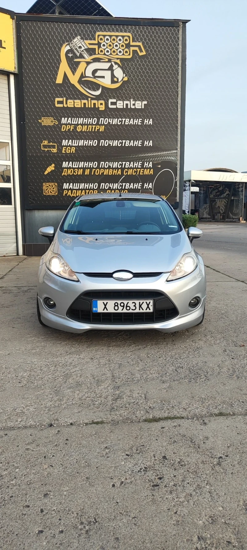 Ford Fiesta 1.6 TDCI-Товарен, снимка 3 - Автомобили и джипове - 51642993