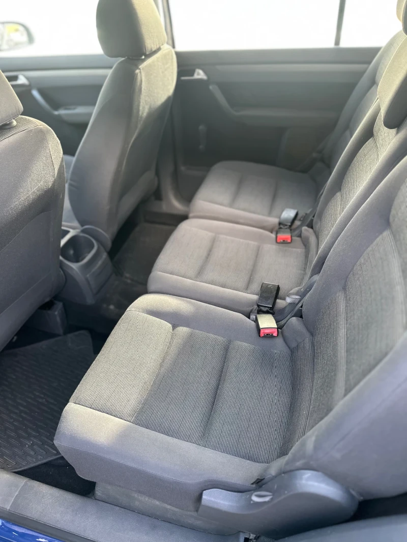 VW Touran 1.9 105ks автомат, снимка 7 - Автомобили и джипове - 52650406