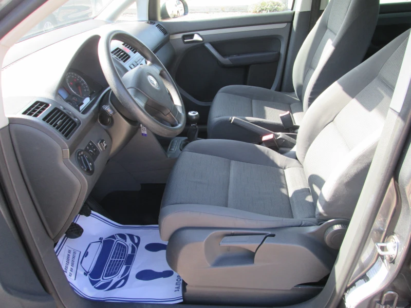 VW Touran 1.6I-GAZ, снимка 10 - Автомобили и джипове - 52289926