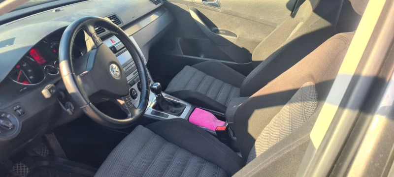 VW Passat 2.0 FSI, снимка 5 - Автомобили и джипове - 52398566