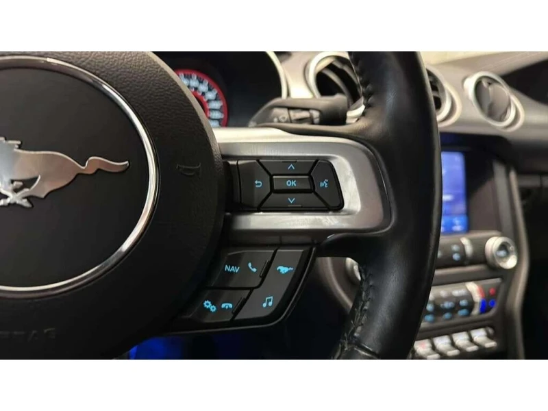 Ford Mustang  РЪЧКА * * ОБДУХВАНЕ * * CARFAX * * АВТО КРЕДИТ * , снимка 11 - Автомобили и джипове - 52721542