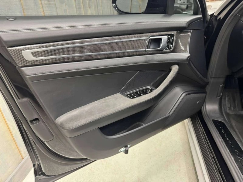 Porsche Panamera * GTS * CARFAX * БЕЗ ПЪРВОНАЧАЛНА ВНОСКА, снимка 15 - Автомобили и джипове - 53079485