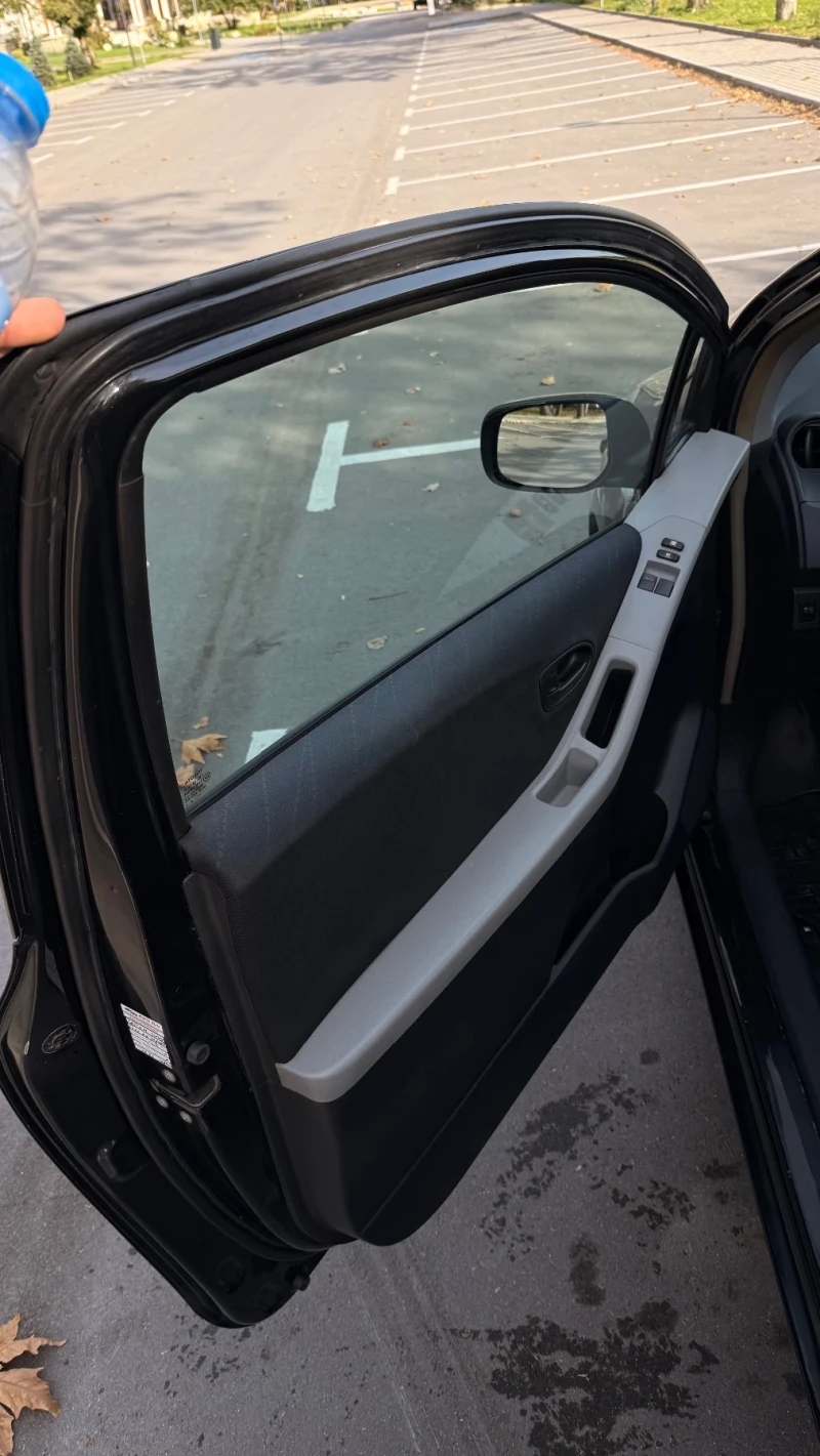 Toyota Yaris, снимка 7 - Автомобили и джипове - 53203925