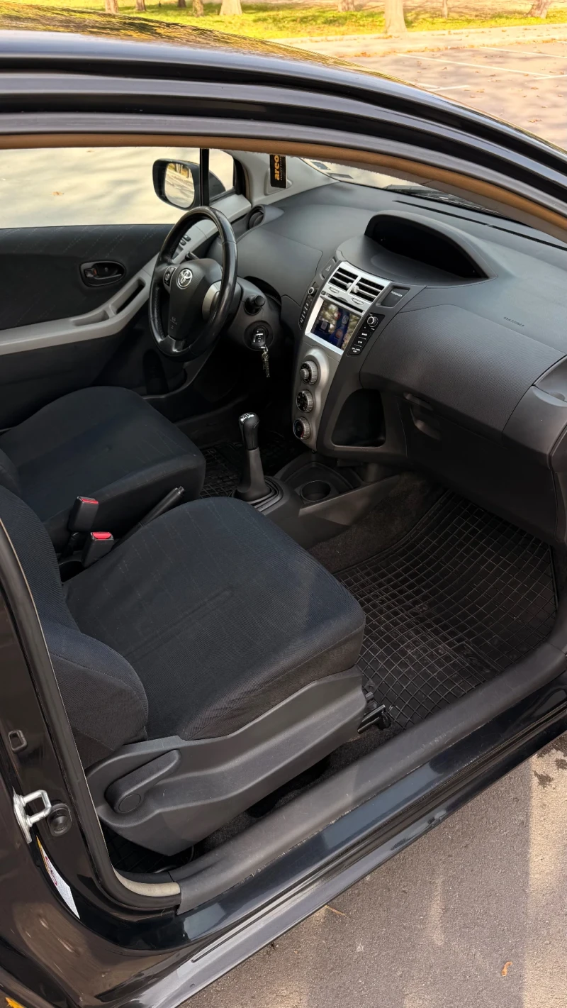 Toyota Yaris, снимка 9 - Автомобили и джипове - 53203925