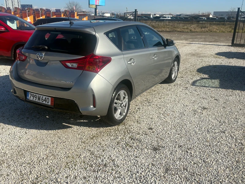 Toyota Auris, снимка 6 - Автомобили и джипове - 53257105