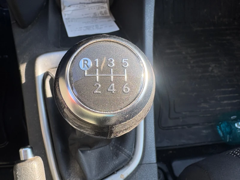 Toyota Auris, снимка 14 - Автомобили и джипове - 53257105