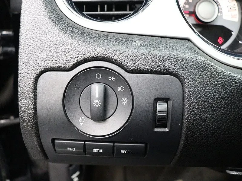 Ford Mustang 3.7 V6, снимка 17 - Автомобили и джипове - 53900316