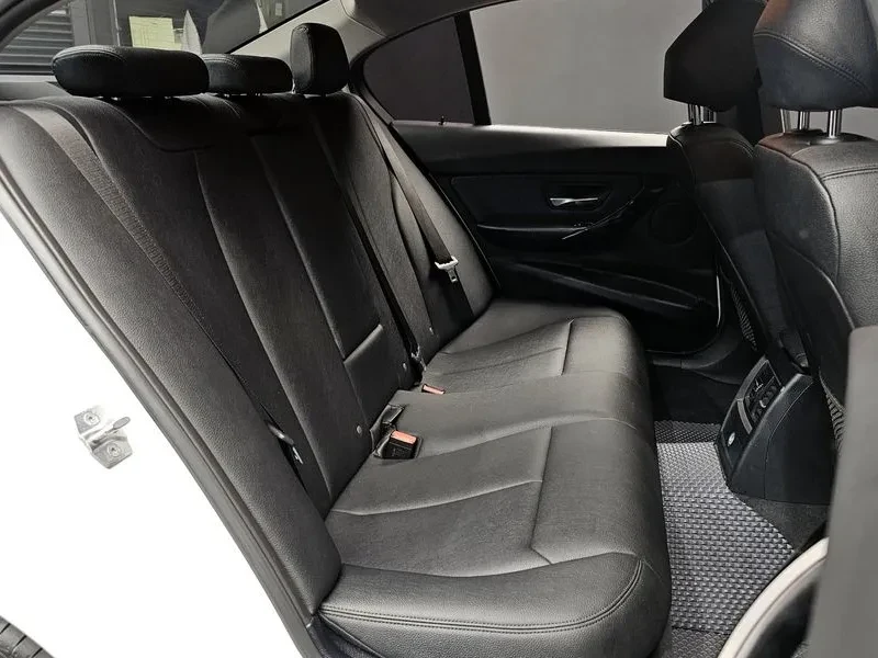 BMW 320 d, снимка 11 - Автомобили и джипове - 54592561