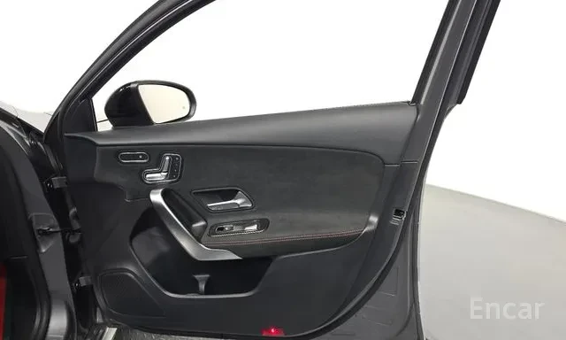 Mercedes-Benz A45 AMG 4MATIC+ * ПАНОРАМА * HEAD UP * , снимка 12 - Автомобили и джипове - 55892421