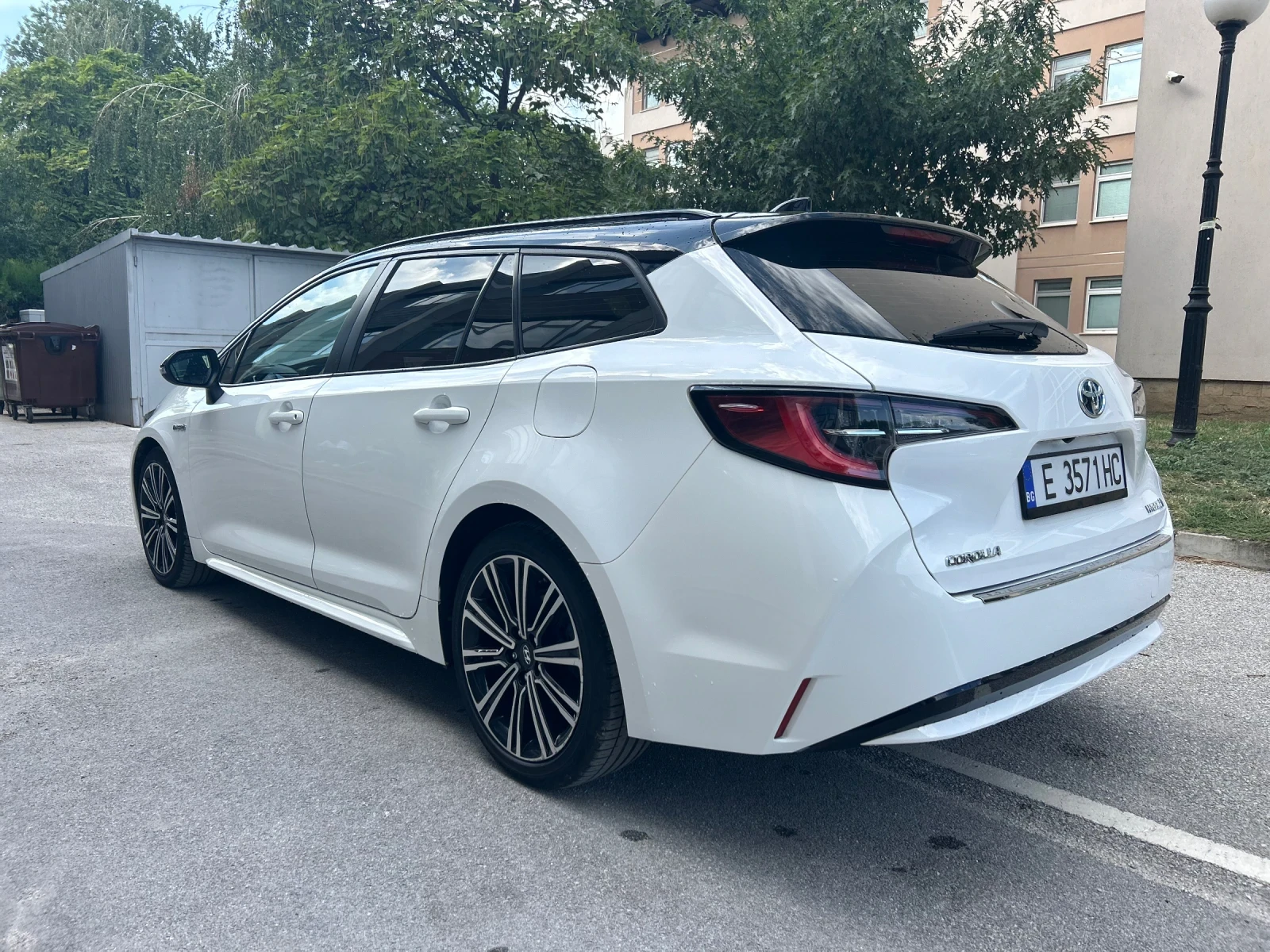 Toyota Corolla 1.8 HyBriD - изображение 6