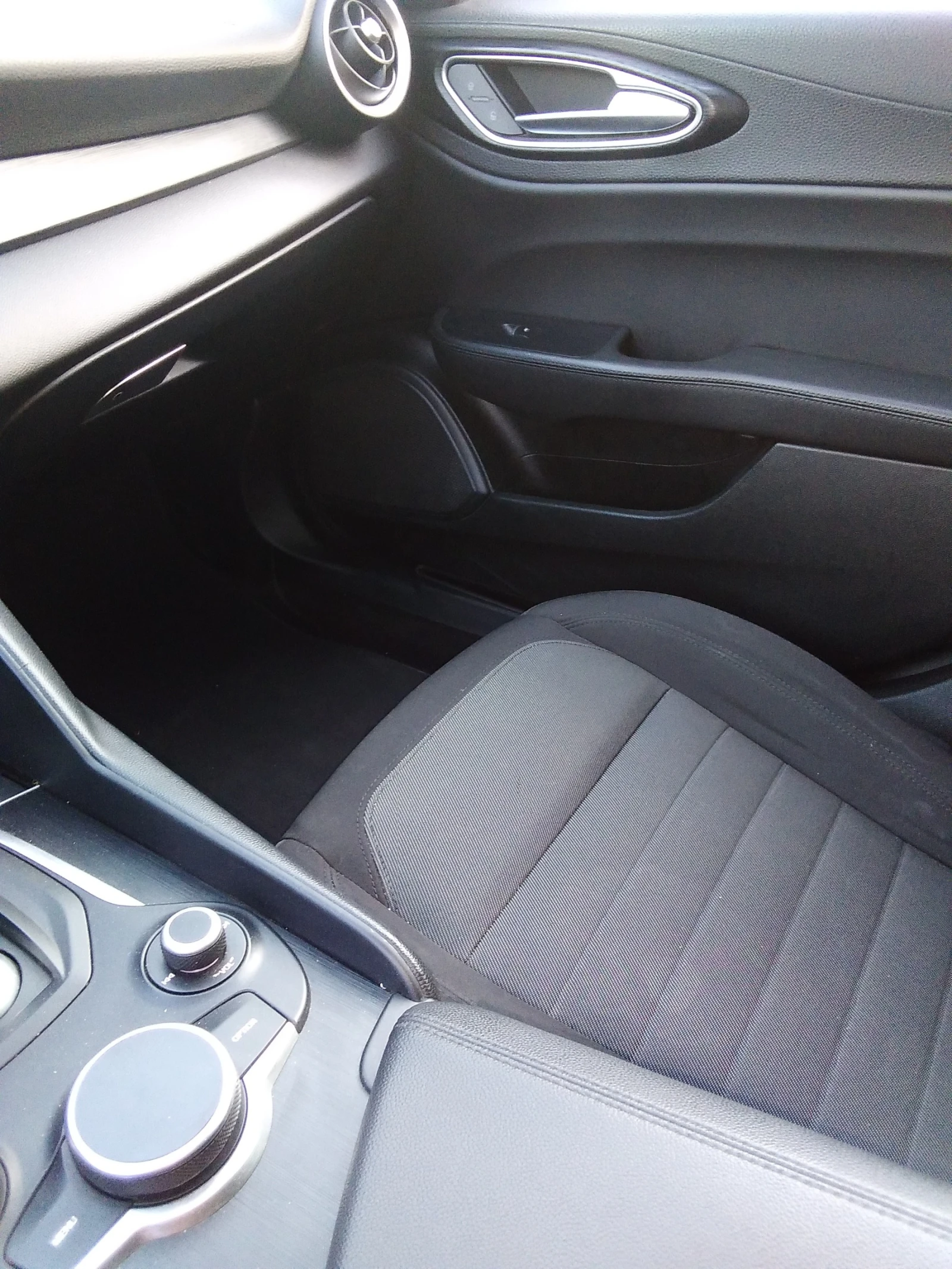 Alfa Romeo Giulia 2.2 D - изображение 4