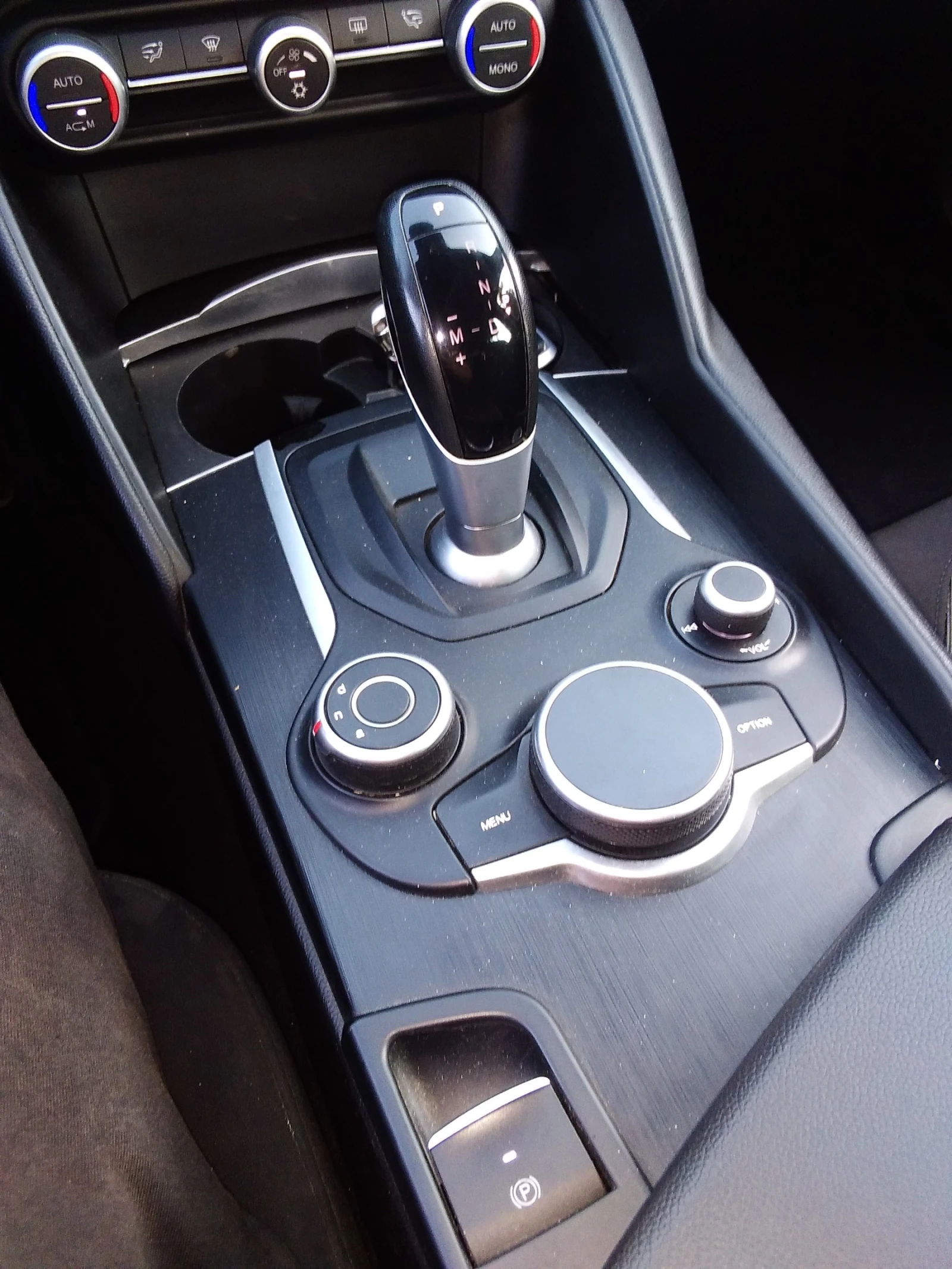 Alfa Romeo Giulia 2.2 D - изображение 8