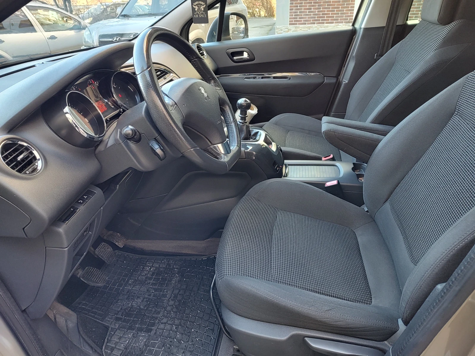 Peugeot 5008 1.6 HDI евро5 2012 7 места , снимка 5 - Автомобили и джипове - 53966053