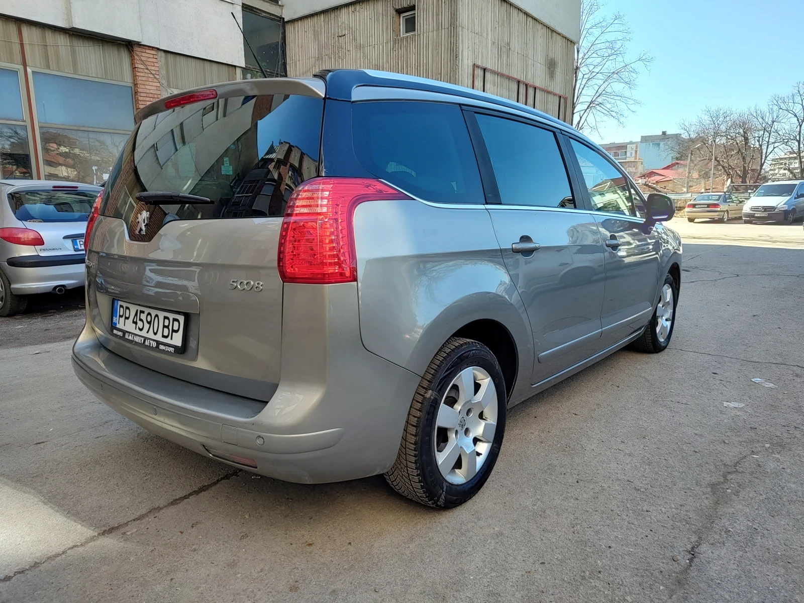 Peugeot 5008 1.6 HDI евро5 2012 7 места , снимка 3 - Автомобили и джипове - 53966053
