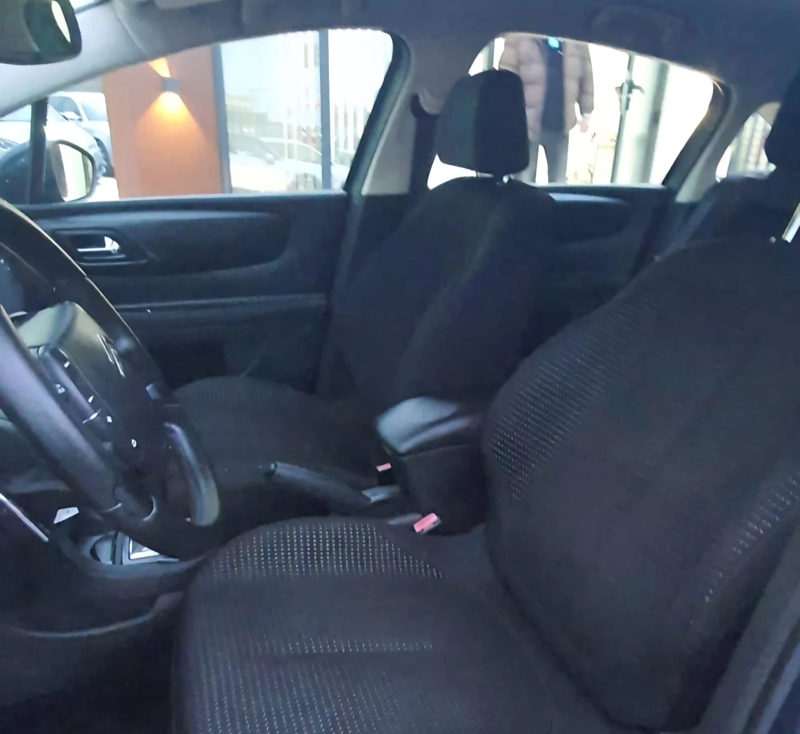 Citroen C4 1.6HDI Автоматик, снимка 11 - Автомобили и джипове - 54089542