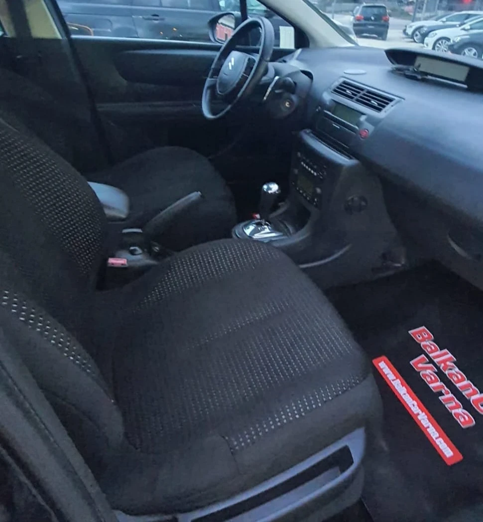 Citroen C4 1.6HDI Автоматик, снимка 9 - Автомобили и джипове - 54089542