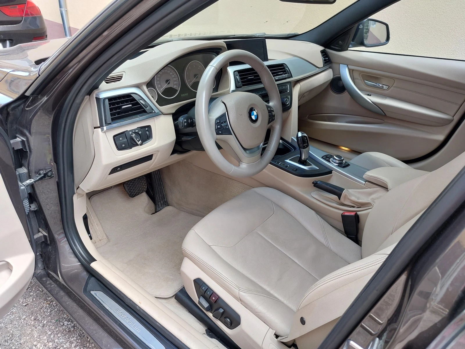 BMW 330 d ЗАДНО ПРЕДАВАНЕ, снимка 8 - Автомобили и джипове - 54286752