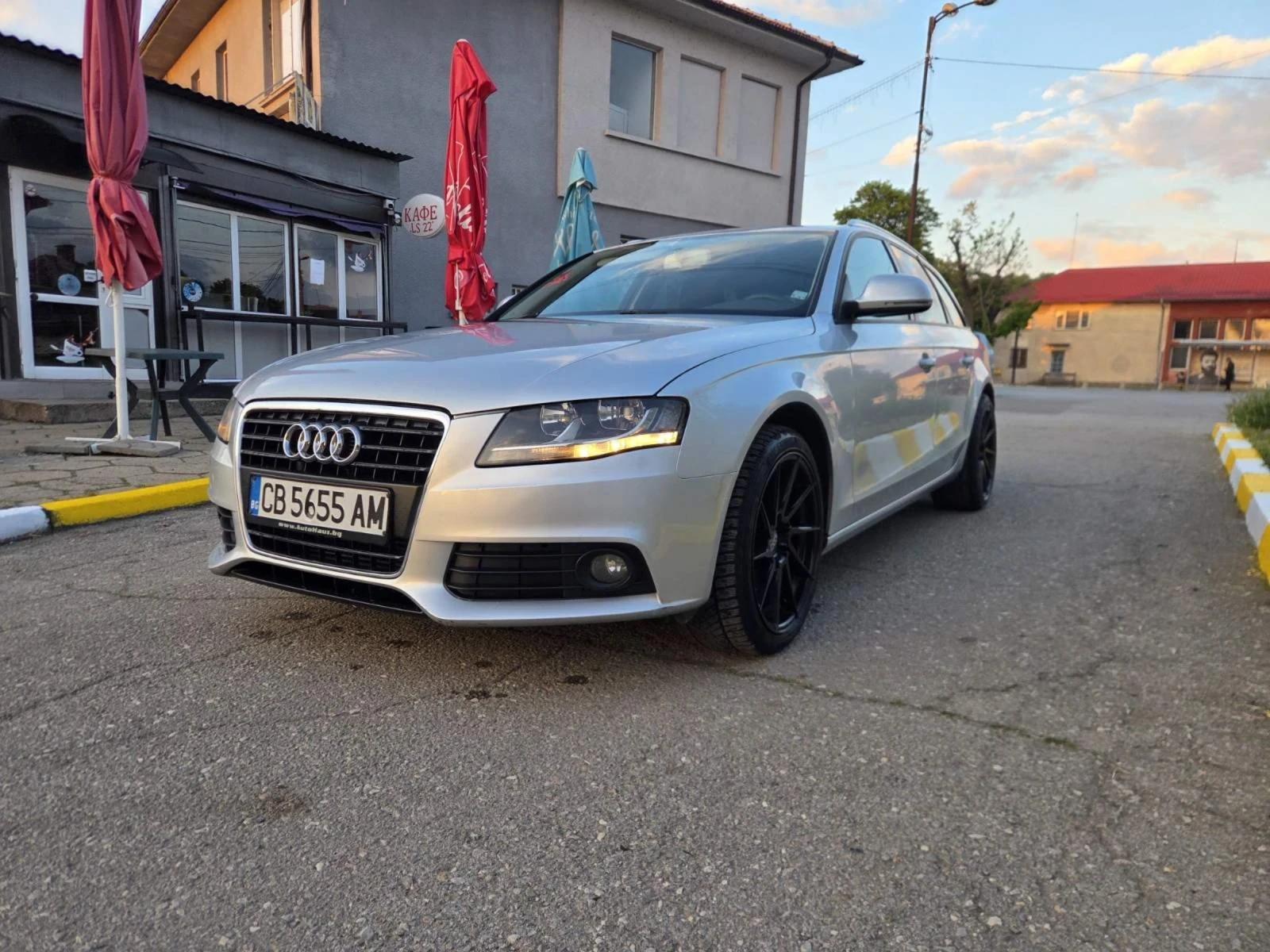 Audi A4 2, 0tdi* S line * 18ки джанти * ПЕРФЕКТЕН* ОБСЛУ, снимка 8 - Автомобили и джипове - 54598535