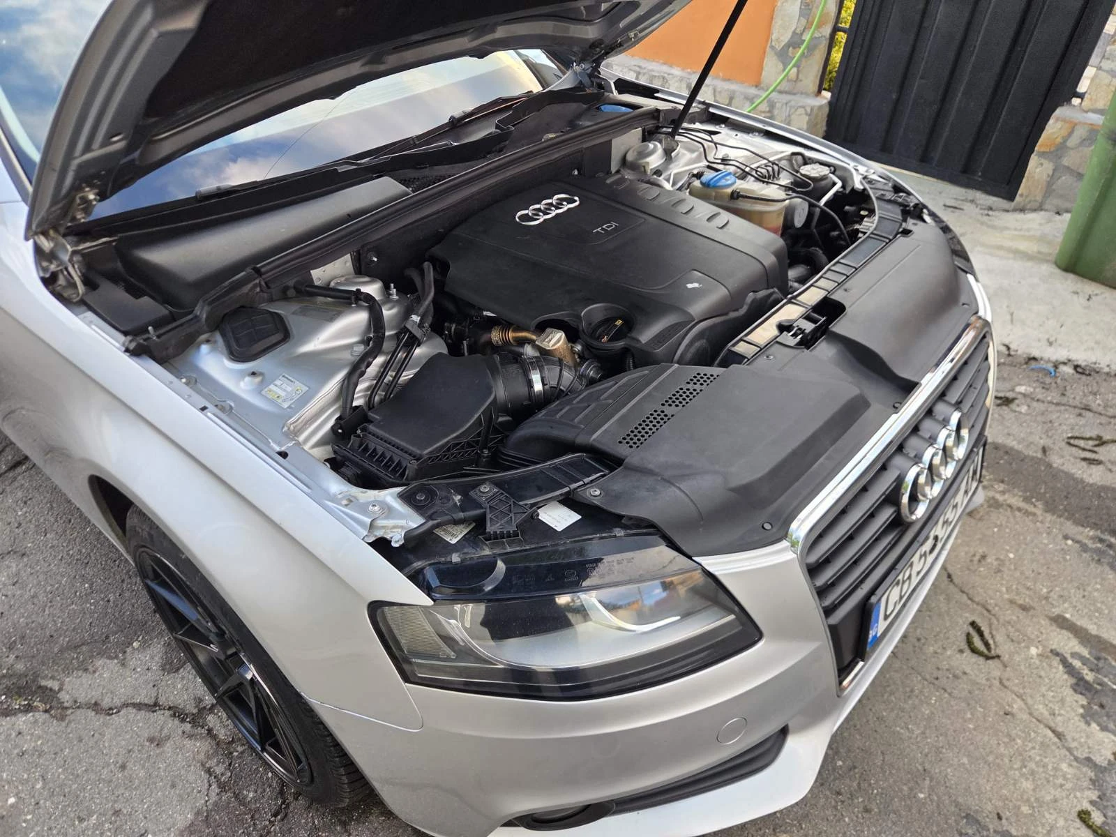 Audi A4 2, 0tdi* ПЕРФЕКТЕН* ОБСЛУЖЕН* , снимка 16 - Автомобили и джипове - 54598535