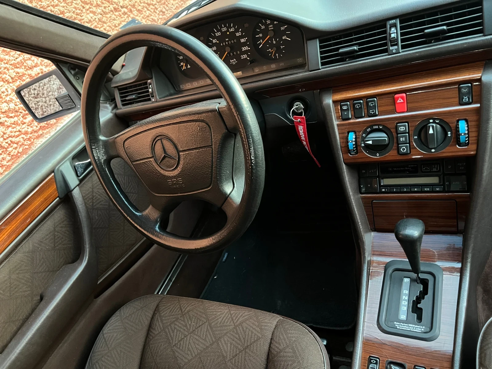 Mercedes-Benz 124, снимка 13 - Автомобили и джипове - 54874562