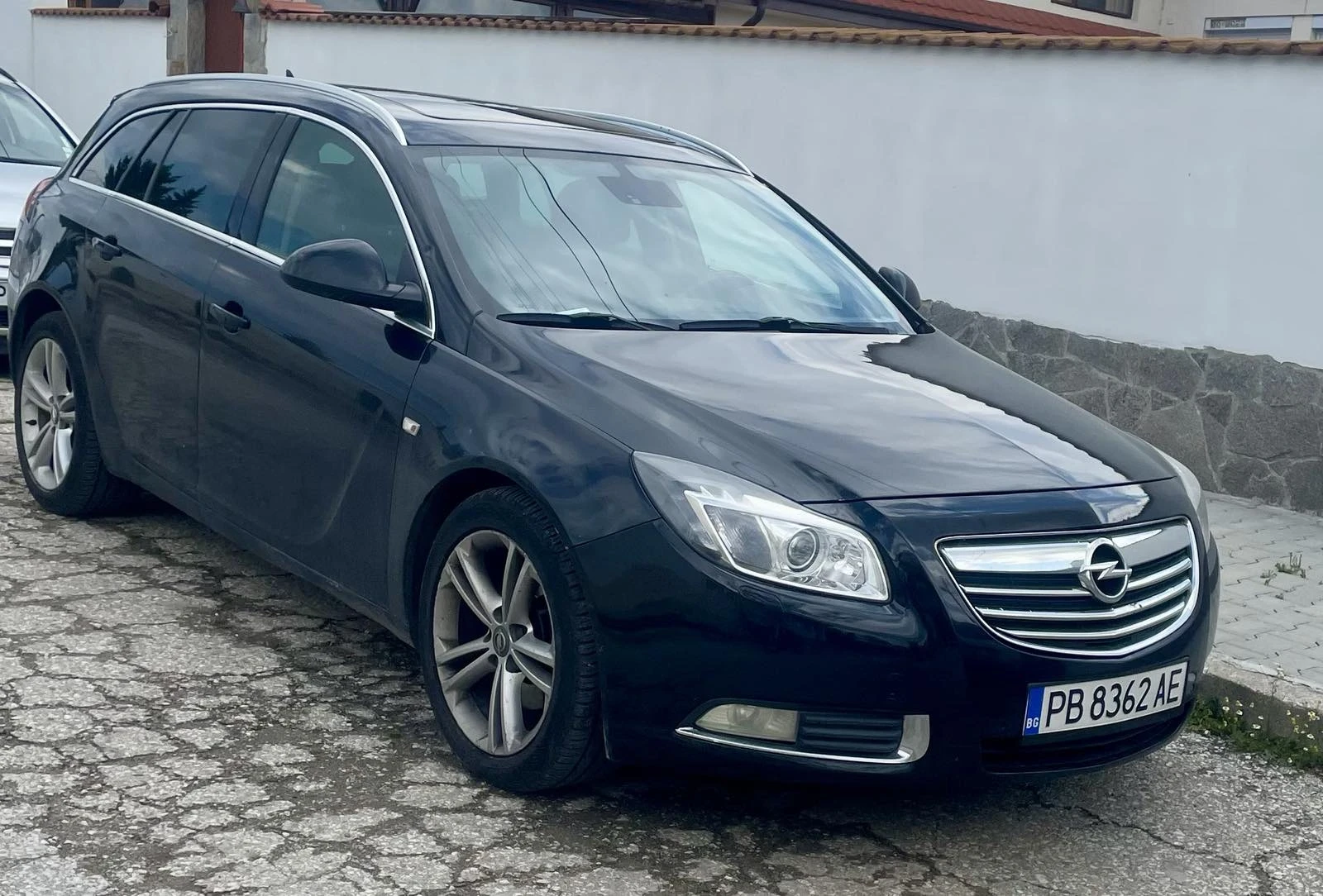 Opel Insignia Cosmo 4x4 Sport Tourer, снимка 2 - Автомобили и джипове - 54874562