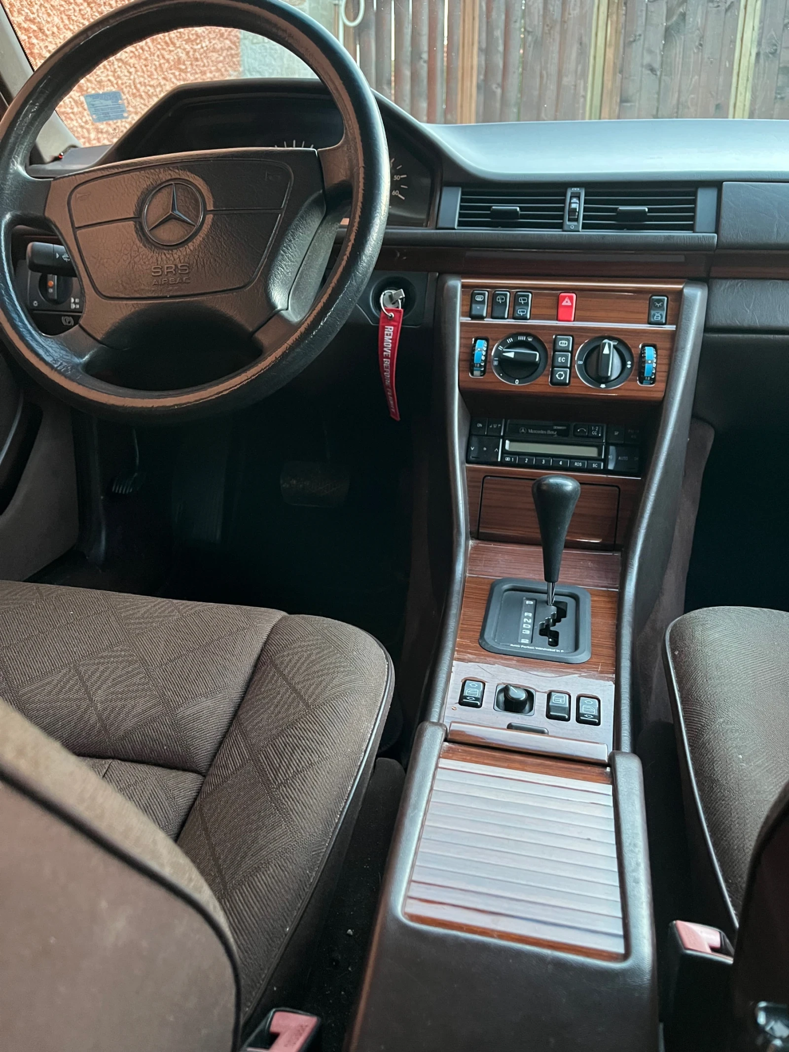 Mercedes-Benz 124, снимка 12 - Автомобили и джипове - 54874562