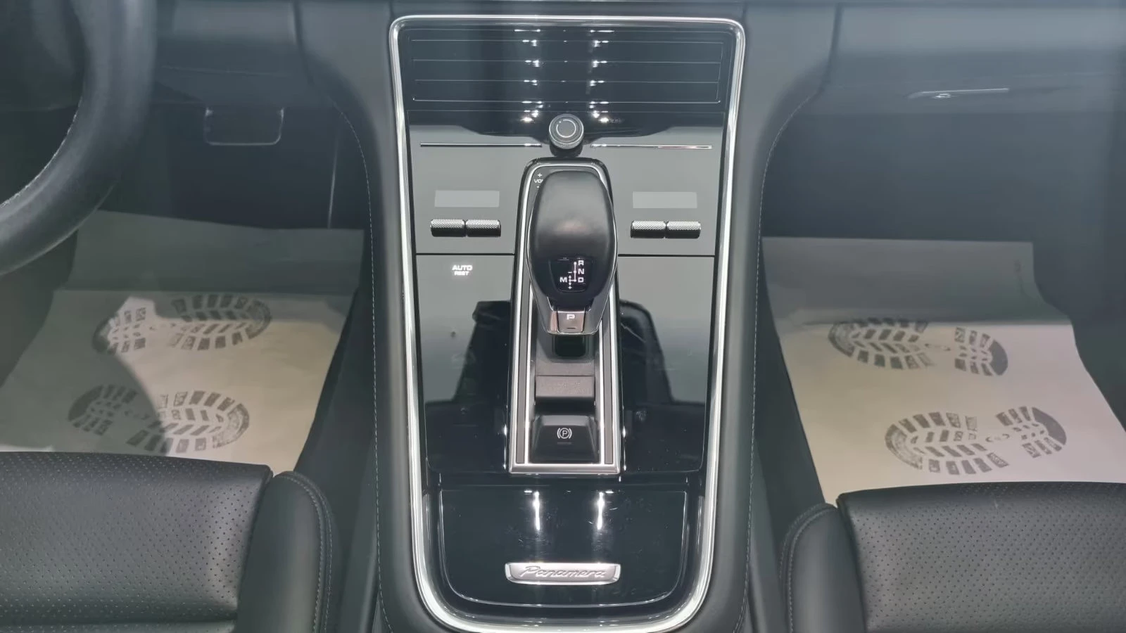 Porsche Panamera 4S/441HP/360/BOSE/CARBON/ACC/AMBI/KLESS/BOSE/557z, снимка 14 - Автомобили и джипове - 55206591