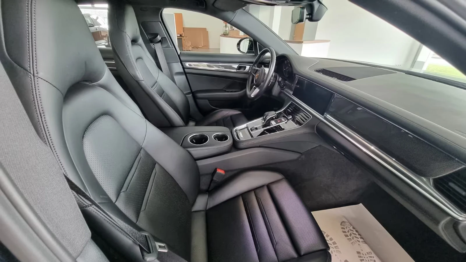 Porsche Panamera 4S/441HP/360/BOSE/CARBON/ACC/AMBI/KLESS/BOSE/557z, снимка 12 - Автомобили и джипове - 55206591