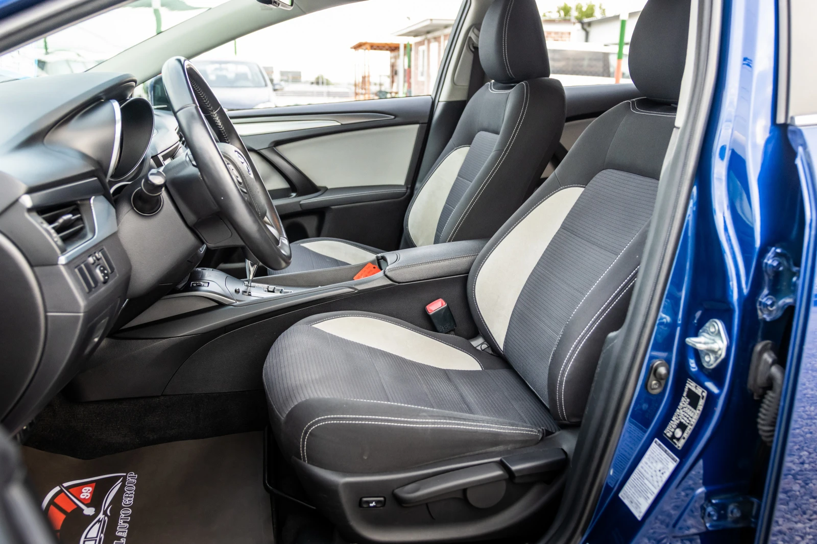 Toyota Avensis 1.8VVT-i::Executive::Facelift, снимка 11 - Автомобили и джипове - 55500290