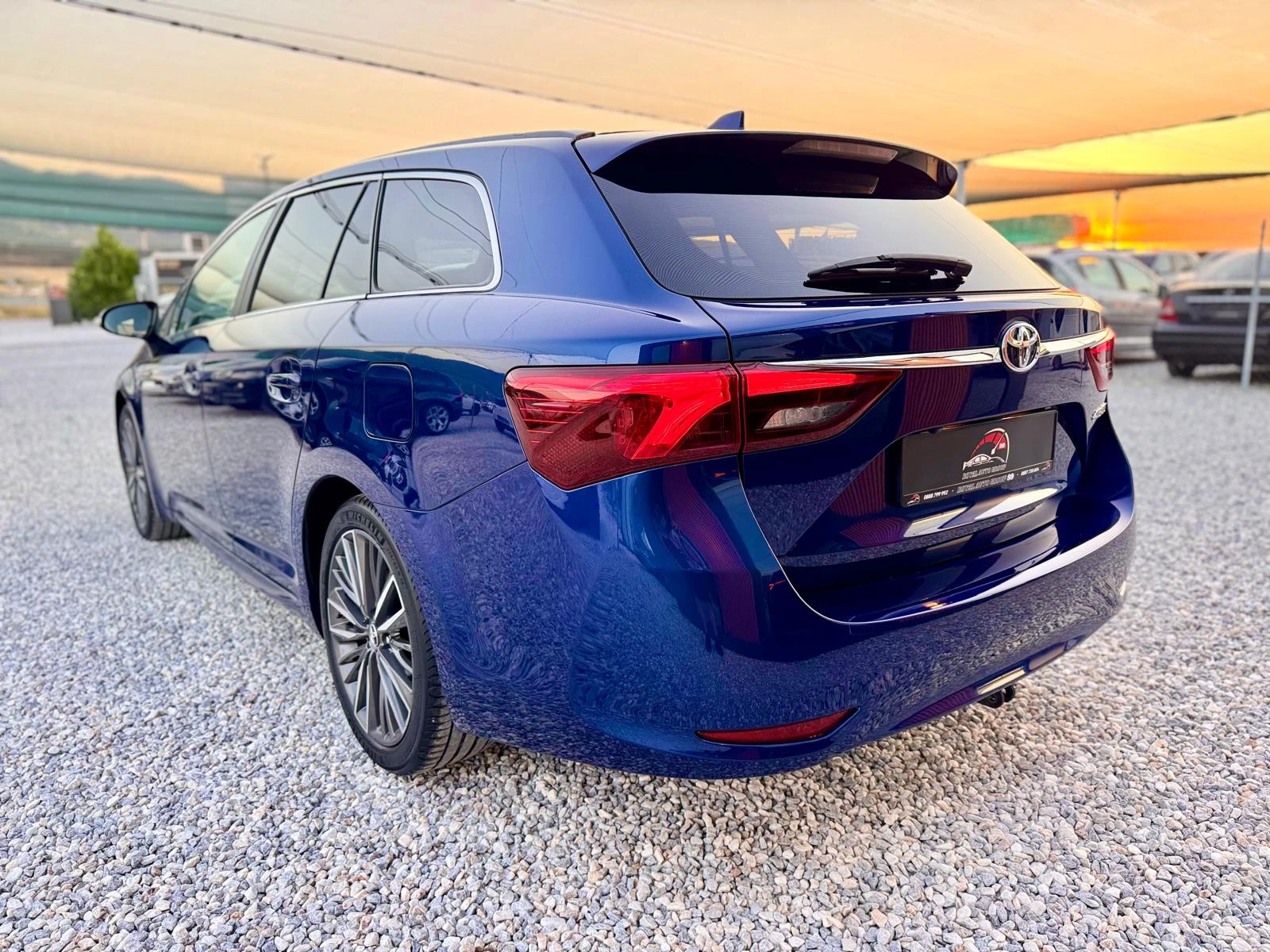 Toyota Avensis 1.8VVT-i::Executive::Facelift, снимка 6 - Автомобили и джипове - 55500290