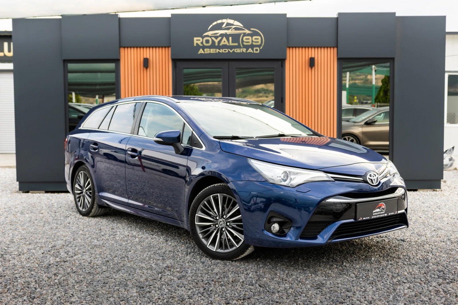 Toyota Avensis 1.8VVT-i::Executive::Facelift, снимка 1 - Автомобили и джипове - 55500290