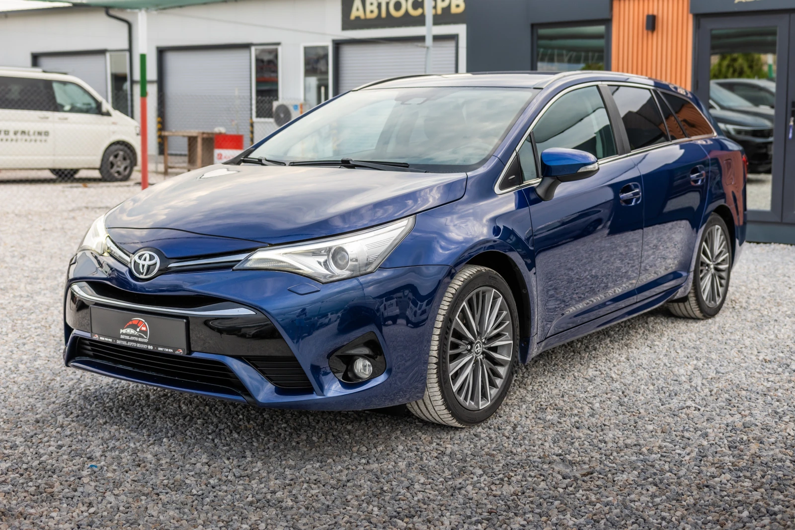 Toyota Avensis 1.8VVT-i::Executive::Facelift, снимка 2 - Автомобили и джипове - 55500290