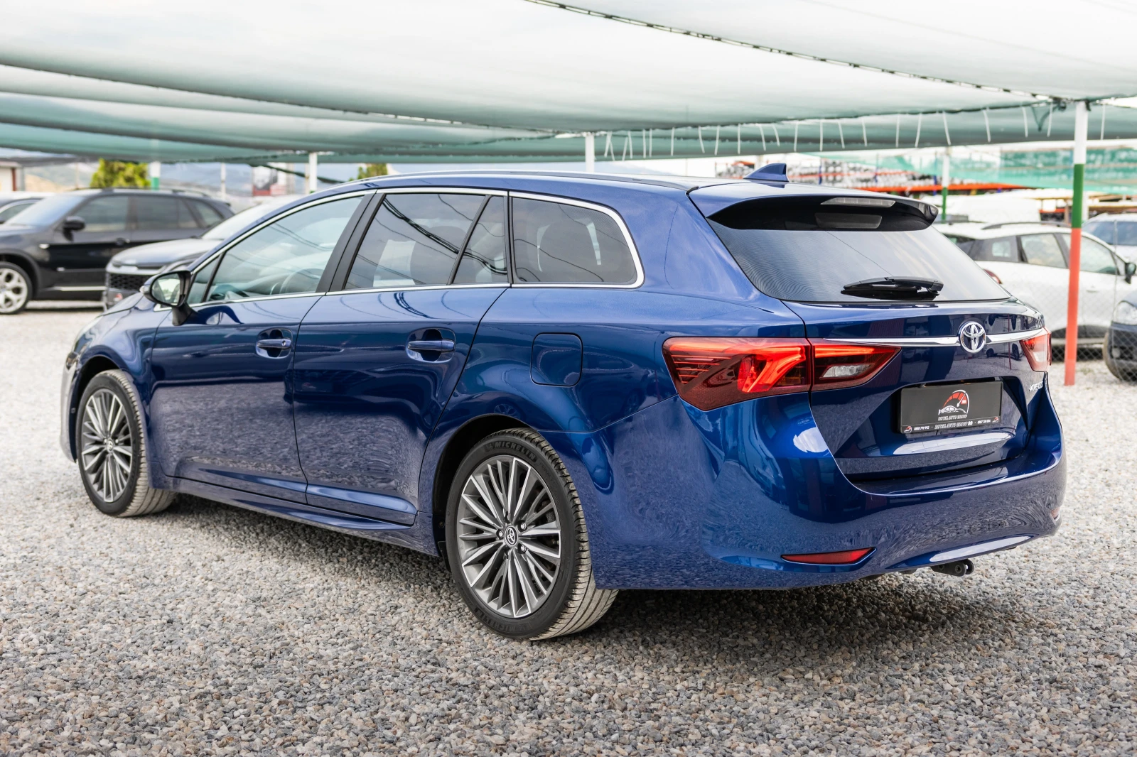 Toyota Avensis 1.8VVT-i::Executive::Facelift, снимка 6 - Автомобили и джипове - 55500290