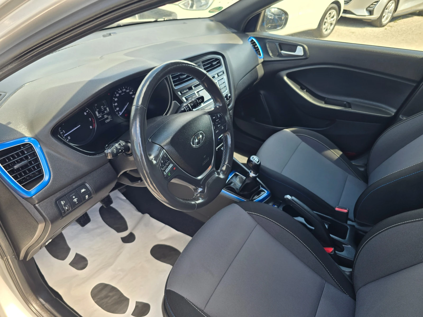 Hyundai I20 1.2i-85k.c-EURO-6, снимка 9 - Автомобили и джипове - 55546782
