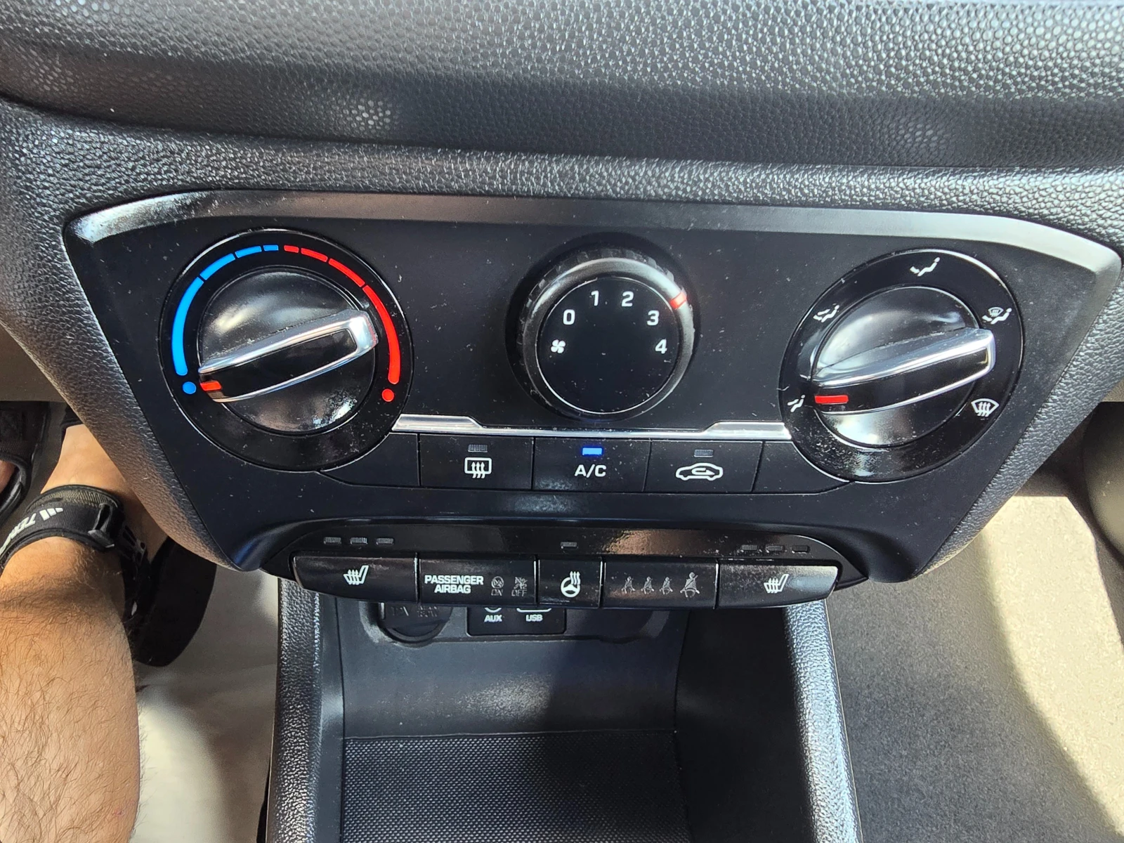 Hyundai I20 1.2i-85k.c-EURO-6, снимка 16 - Автомобили и джипове - 55546782