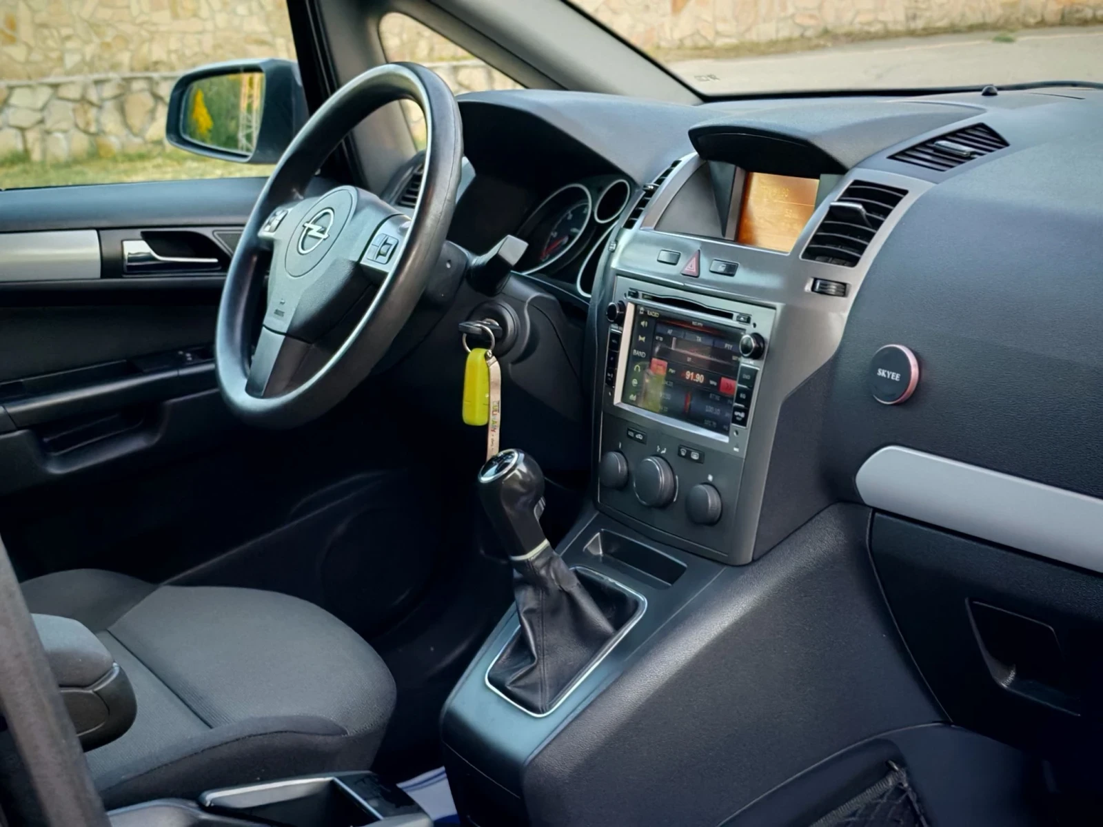 Opel Zafira 1.9CDTI(120)* 6-СКОРОСТИ* 7-МЕСТА* ANDROID* , снимка 14 - Автомобили и джипове - 55589954