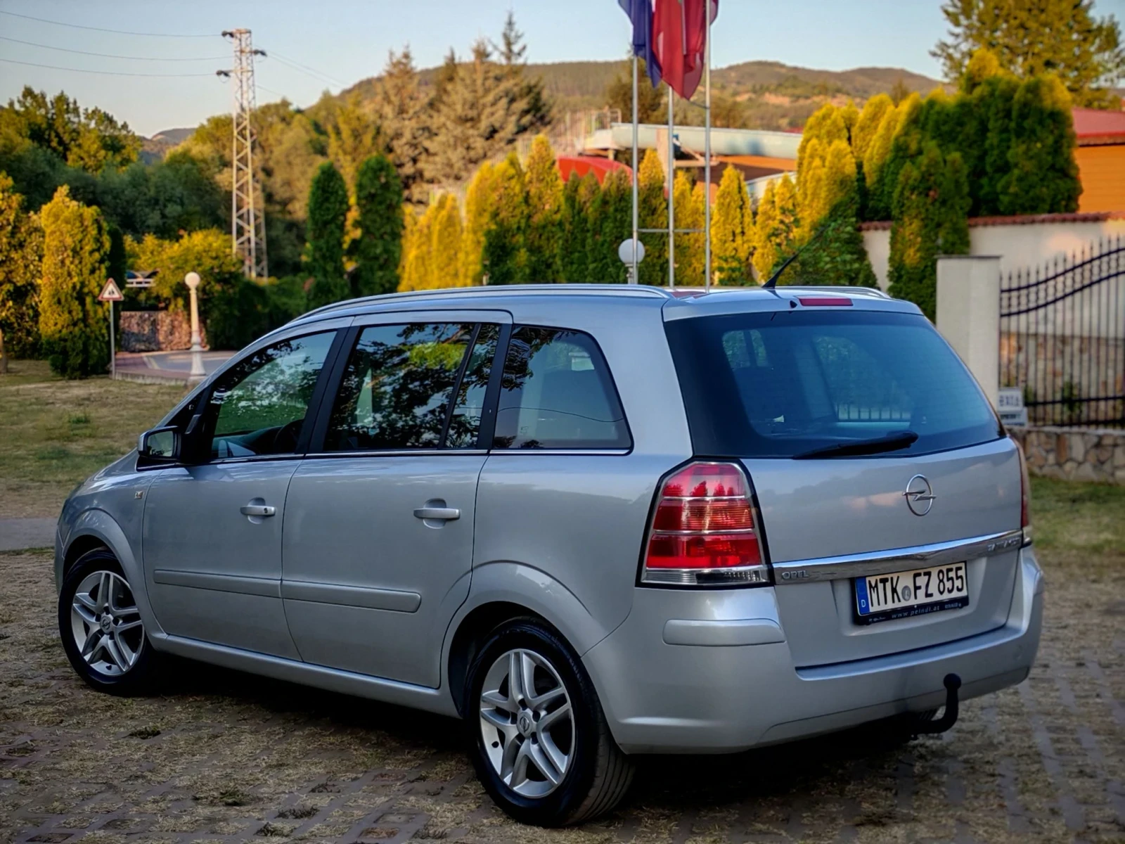 Opel Zafira 1.9CDTI(120)* 6-СКОРОСТИ* 7-МЕСТА* ANDROID* , снимка 4 - Автомобили и джипове - 55589954