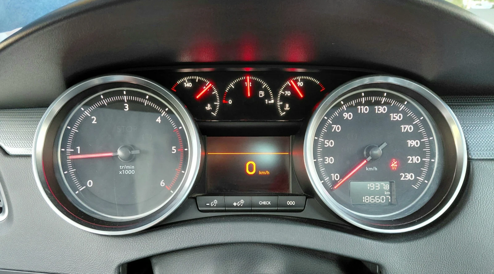 Peugeot 508 2.0HDi  163к.с. Euro-5, снимка 12 - Автомобили и джипове - 55848044
